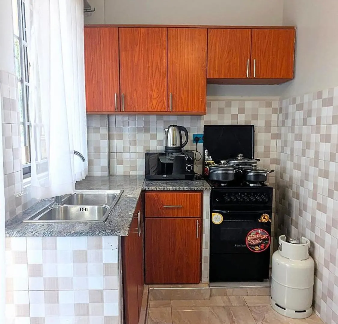 Διαμέρισμα Cozy 1Br Apt In The Centre Of Bukoto With Elevator And Standby Generator Καμπάλα